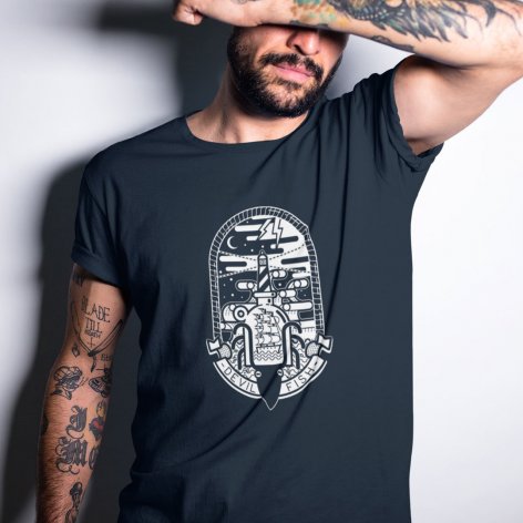 Camiseta Faro inspirada en tatuajes y diseño gráfico  | DevilFish Apparel