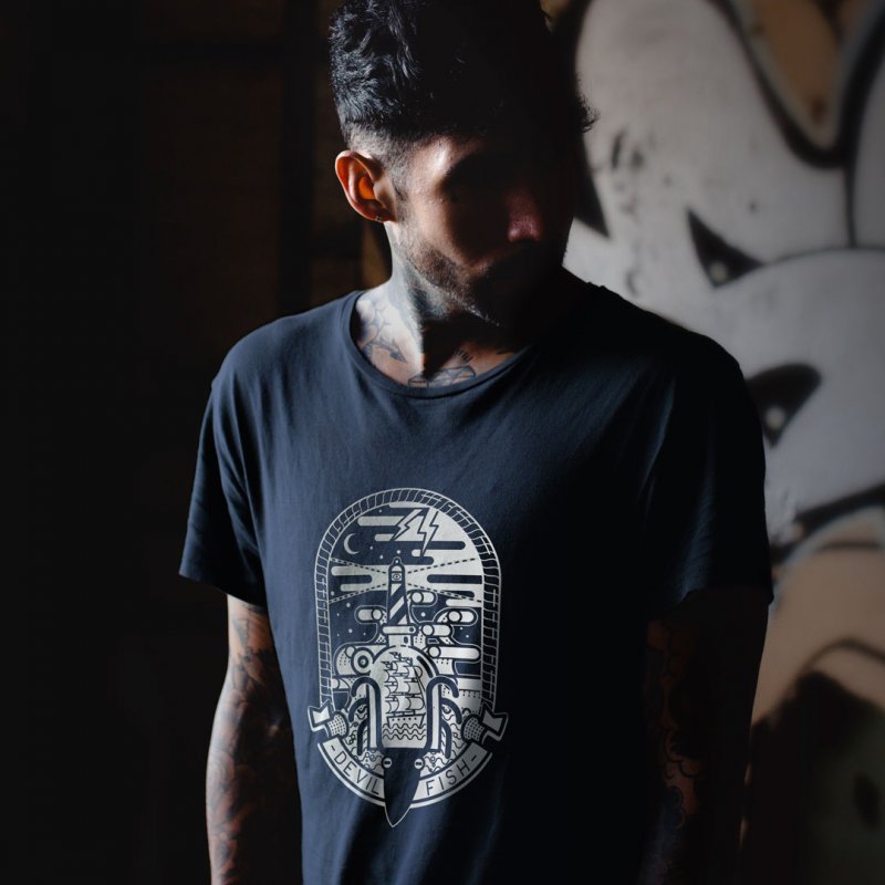 Camiseta Faro inspirada en tatuajes y diseño gráfico  | DevilFish Apparel