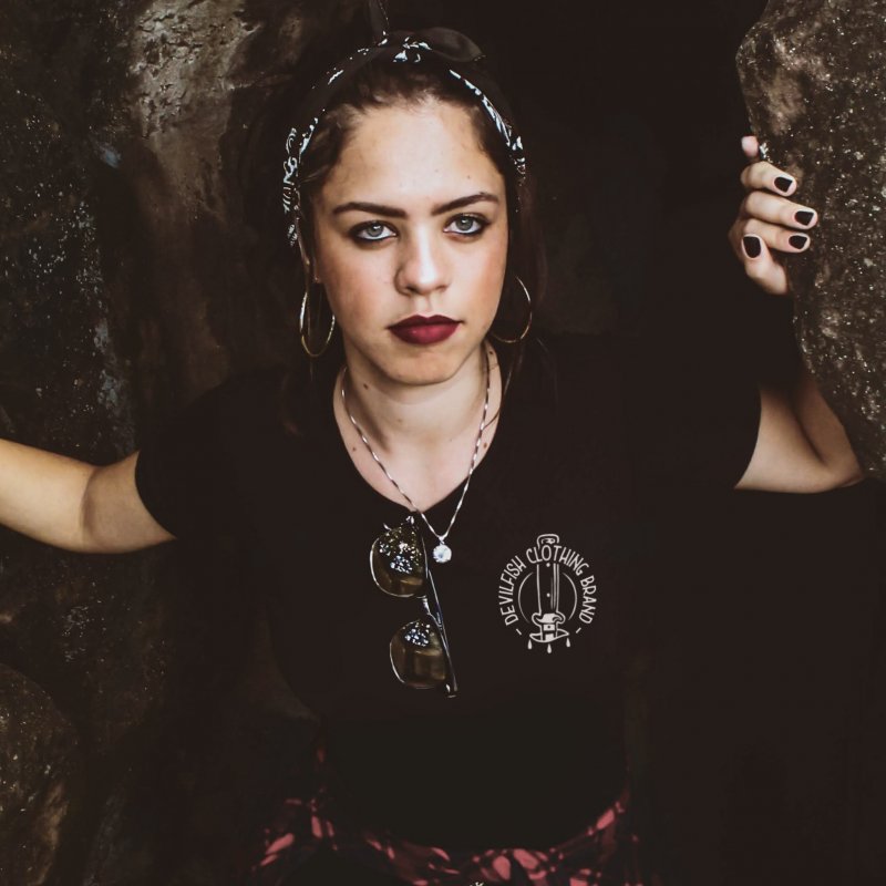 Camiseta de mujer / chica Never Surrender | Camisetas DevilFish